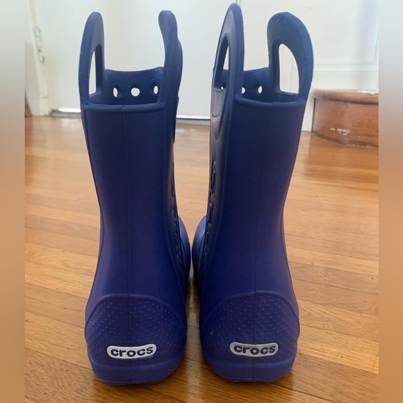 CROCS Kids’ Handle It Rain Boot - size 2 - Picture 2 of 6